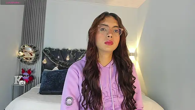 Snapshot of sara_saenz99 chatting on November 15, 2025, 7:07 pm sara saenz99 online show from November 15, 2025, 7:07 pm