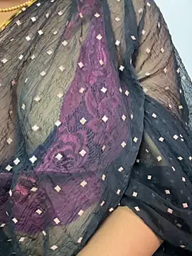 Snapshot of VR_here_4U chatting on November 8, 2025, 1:14 pm VR here 4U online show from November 8, 2025, 1:14 pm