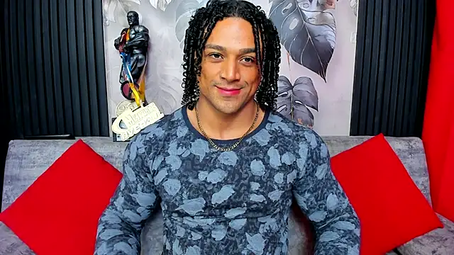 Snapshot of MikeEstevess chatting on October 29, 2025, 5:28 am MikeEstevess online show from October 29, 2025, 5:28 am