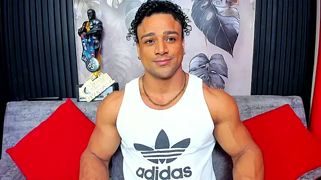 Snapshot of MikeEstevess chatting on November 17, 2025, 10:30 am MikeEstevess online show from November 17, 2025, 10:30 am