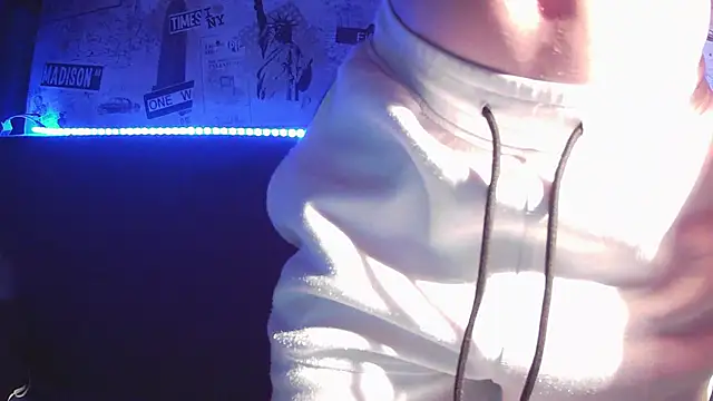 Snapshot of jimmyy_ chatting on October 12, 2025, 10:33 pm jimmyy online show from October 12, 2025, 10:33 pm