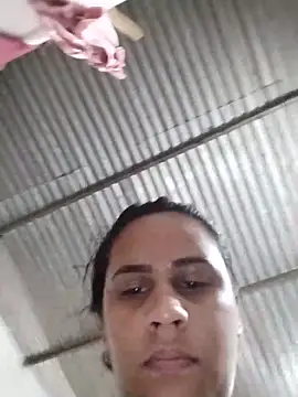 Snapshot of Andreita_95 chatting on June 15, 2026, 2:28 pm Andreita 95 online show from June 15, 2026, 2:28 pm