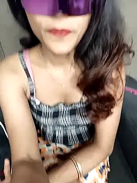 REVA DARLING online show from October 13, 2025, 6:15 am