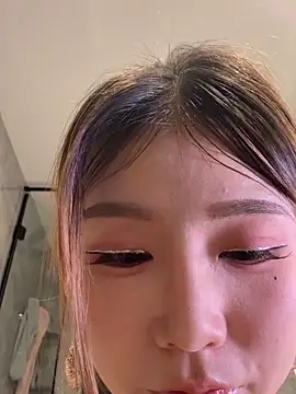 Snapshot of Momoever123456 chatting on October 10, 2025, 2:18 pm Momoever123456 online show from October 10, 2025, 2:18 pm