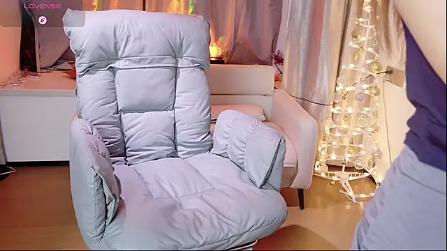 Snapshot of Momoever123456 chatting on October 13, 2025, 2:29 pm Momoever123456 online show from October 13, 2025, 2:29 pm