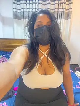 NOORA-GIRL online show from February 16, 2026, 10:29 pm