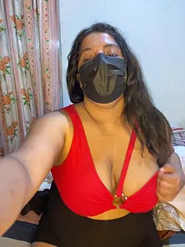 NOORA-GIRL online show from May 8, 2026, 12:03 am