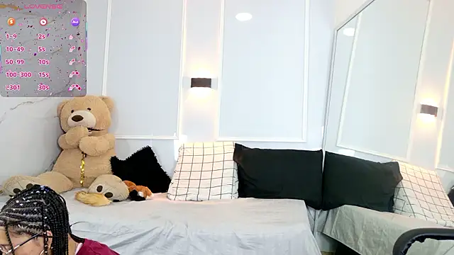 Snapshot of zorravioletta1 chatting on February 23, 2026, 12:06 pm zorravioletta1 online show from February 23, 2026, 12:06 pm