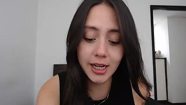 Snapshot of rebecca_collin chatting on April 11, 2026, 7:50 pm rebecca collin online show from April 11, 2026, 7:50 pm