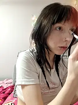 Snapshot of _Alice_0-0 chatting on December 2, 2025, 1:24 pm Alice 0-0 online show from December 2, 2025, 1:24 pm