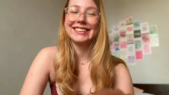 HoneyAudrey online show from May 21, 2026, 2:31 am