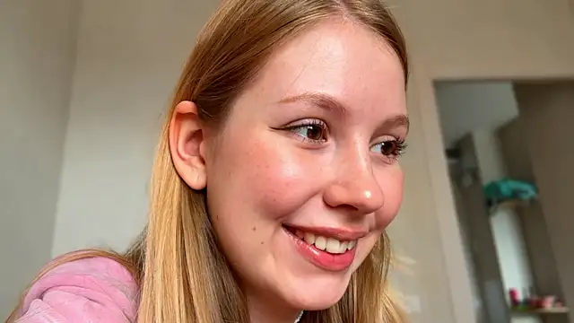 HoneyAudrey online show from May 12, 2026, 2:19 am