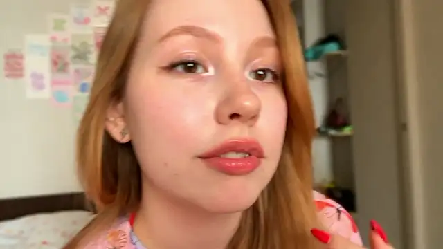 HoneyAudrey online show from March 28, 2026, 2:56 am