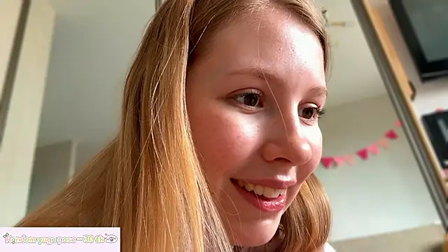 HoneyAudrey online show from May 18, 2026, 4:07 am