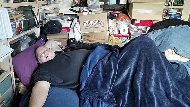 Snapshot of hadeszeuss2 chatting on February 13, 2026, 2:28 pm hadeszeuss2 online show from February 13, 2026, 2:28 pm