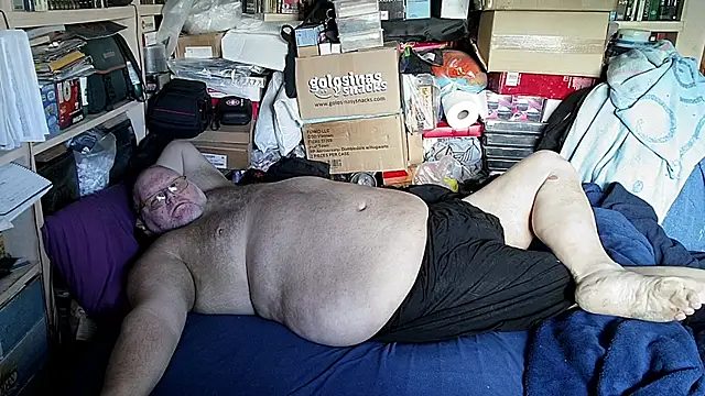 Snapshot of hadeszeuss2 chatting on February 19, 2026, 2:47 pm hadeszeuss2 online show from February 19, 2026, 2:47 pm