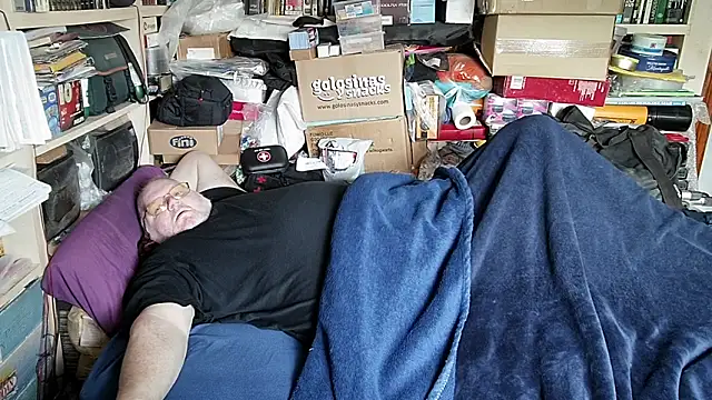 Snapshot of hadeszeuss2 chatting on March 20, 2026, 2:40 pm hadeszeuss2 online show from March 20, 2026, 2:40 pm