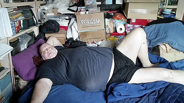 Snapshot of hadeszeuss2 chatting on February 11, 2026, 2:50 pm hadeszeuss2 online show from February 11, 2026, 2:50 pm