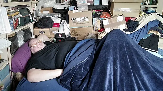 Snapshot of hadeszeuss2 chatting on March 4, 2026, 3:09 pm hadeszeuss2 online show from March 4, 2026, 3:09 pm