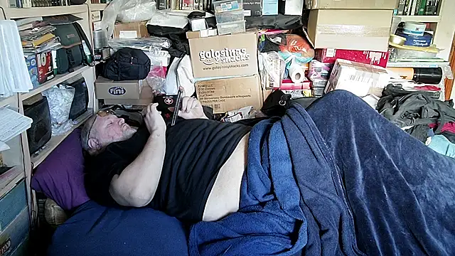 Snapshot of hadeszeuss2 chatting on March 17, 2026, 2:42 pm hadeszeuss2 online show from March 17, 2026, 2:42 pm