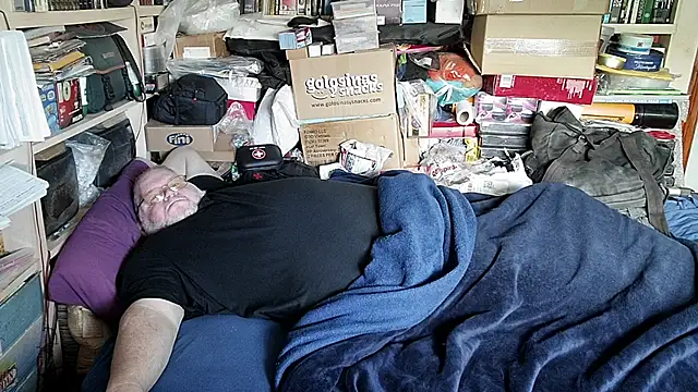 Snapshot of hadeszeuss2 chatting on March 25, 2026, 3:33 pm hadeszeuss2 online show from March 25, 2026, 3:33 pm