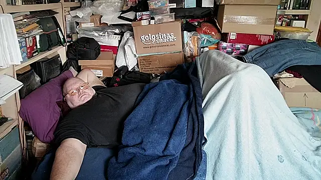 Snapshot of hadeszeuss2 chatting on February 7, 2026, 3:09 pm hadeszeuss2 online show from February 7, 2026, 3:09 pm