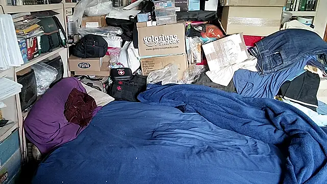 Snapshot of hadeszeuss2 chatting on March 9, 2026, 2:42 pm hadeszeuss2 online show from March 9, 2026, 2:42 pm