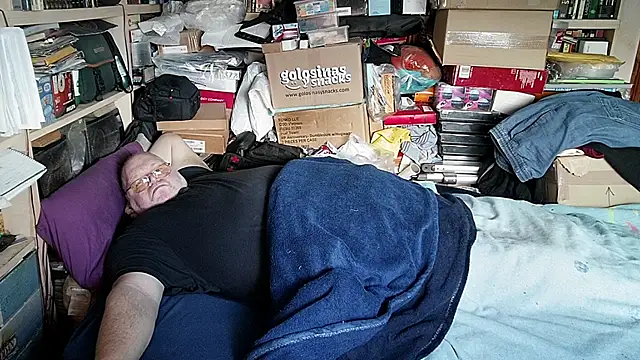 Snapshot of hadeszeuss2 chatting on February 8, 2026, 2:48 pm hadeszeuss2 online show from February 8, 2026, 2:48 pm