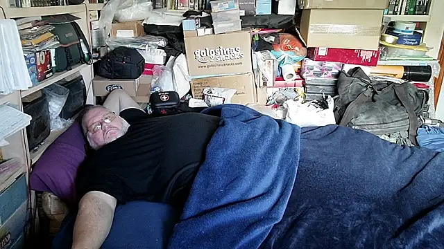 Snapshot of hadeszeuss2 chatting on March 22, 2026, 2:29 pm hadeszeuss2 online show from March 22, 2026, 2:29 pm