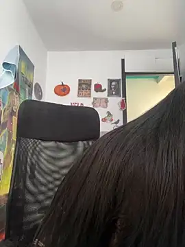 Snapshot of Devilsweet17 chatting on October 18, 2025, 6:32 pm Devilsweet17 online show from October 18, 2025, 6:32 pm