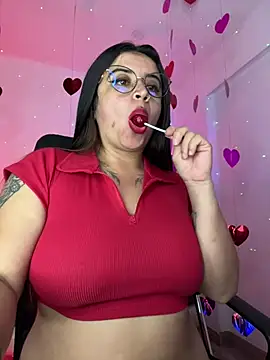 Snapshot of Devilsweet17 chatting on February 14, 2025, 12:09 am Devilsweet17 online show from February 14, 2025, 12:09 am