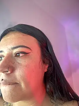 Snapshot of Devilsweet17 chatting on September 17, 2025, 6:32 pm Devilsweet17 online show from September 17, 2025, 6:32 pm