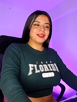 Snapshot of Devilsweet17 chatting on January 12, 2025, 1:21 am Devilsweet17 online show from January 12, 2025, 1:21 am