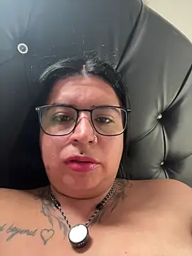 Devilsweet17 online show from May 17, 2026, 3:12 pm