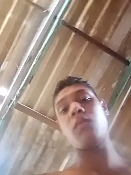 daniel traviexxxo online show from October 5, 2025, 4:20 pm