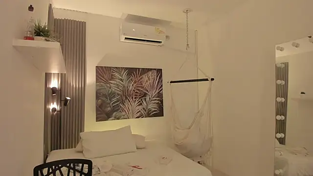 emma alice  online show from February 12, 2026, 10:48 am