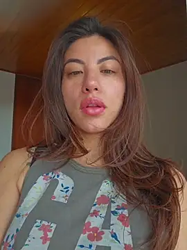 Snapshot of Karen_San_Miguel chatting on May 28, 2026, 7:20 pm Karen San Miguel online show from May 28, 2026, 7:20 pm
