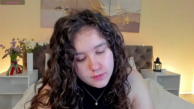 Snapshot of Ariella_Sol chatting on June 15, 2026, 1:06 am Ariella Sol online show from June 15, 2026, 1:06 am