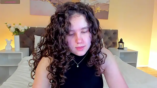 Snapshot of Ariella_Sol chatting on June 14, 2026, 9:21 am Ariella Sol online show from June 14, 2026, 9:21 am
