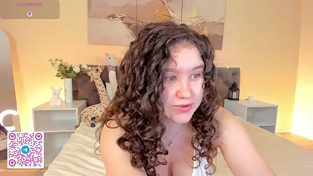 Snapshot of Ariella_Sol chatting on June 8, 2026, 1:11 am Ariella Sol online show from June 8, 2026, 1:11 am