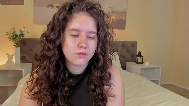 Snapshot of Ariella_Sol chatting on June 20, 2026, 1:10 am Ariella Sol online show from June 20, 2026, 1:10 am