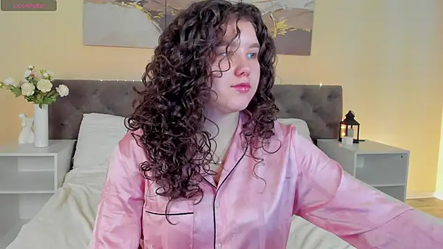 Ariella Sol online show from April 21, 2026, 9:27 am