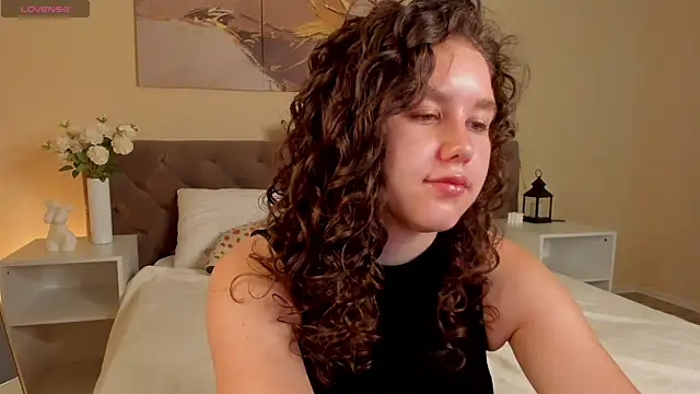 Ariella Sol online show from August 5, 2026, 1:10 am