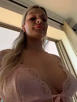 LoveShae  online show from May 13, 2026, 6:04 pm