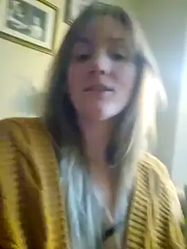 Snapshot of foreverzays chatting on December 5, 2024, 5:44 pm foreverzays online show from December 5, 2024, 5:44 pm