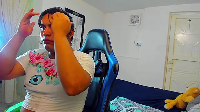 Snapshot of Margoth_Montilla chatting on October 22, 2025, 4:12 am Margoth Montilla online show from October 22, 2025, 4:12 am