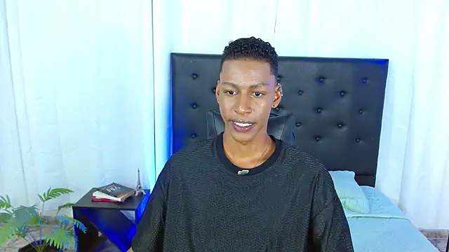 maiki18  online show from March 5, 2026, 8:38 pm