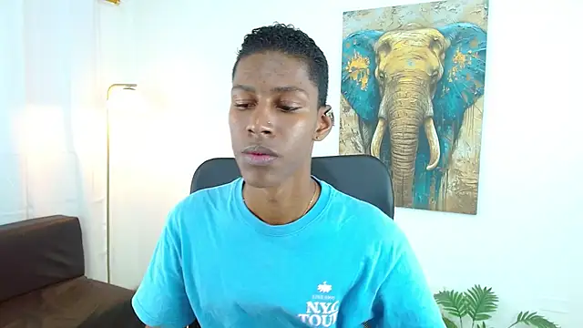 Snapshot of maiki18_ chatting on October 23, 2025, 9:02 pm maiki18 online show from October 23, 2025, 9:02 pm