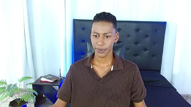 maiki18  online show from March 6, 2026, 8:48 pm