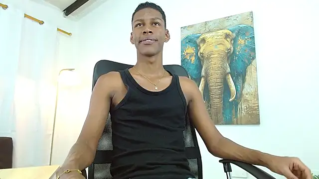 Snapshot of maiki18_ chatting on October 31, 2025, 9:00 pm maiki18 online show from October 31, 2025, 9:00 pm